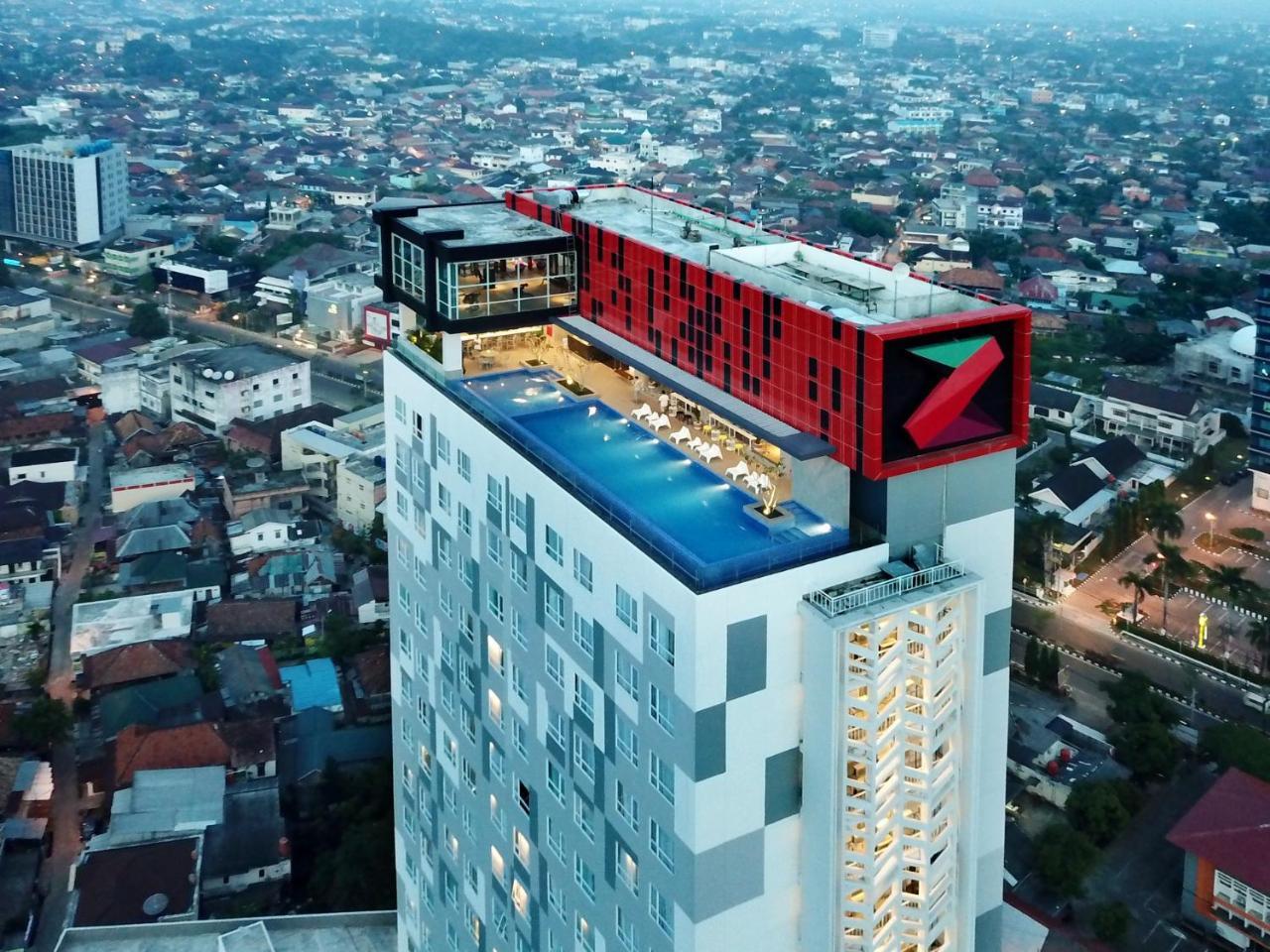 The Zuri Hotel Palembang Palimbão Exterior foto
